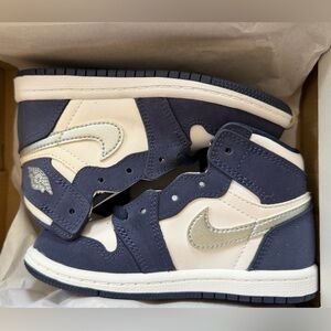 NEW Kids Jordan 1 Retro High OG Sneakers